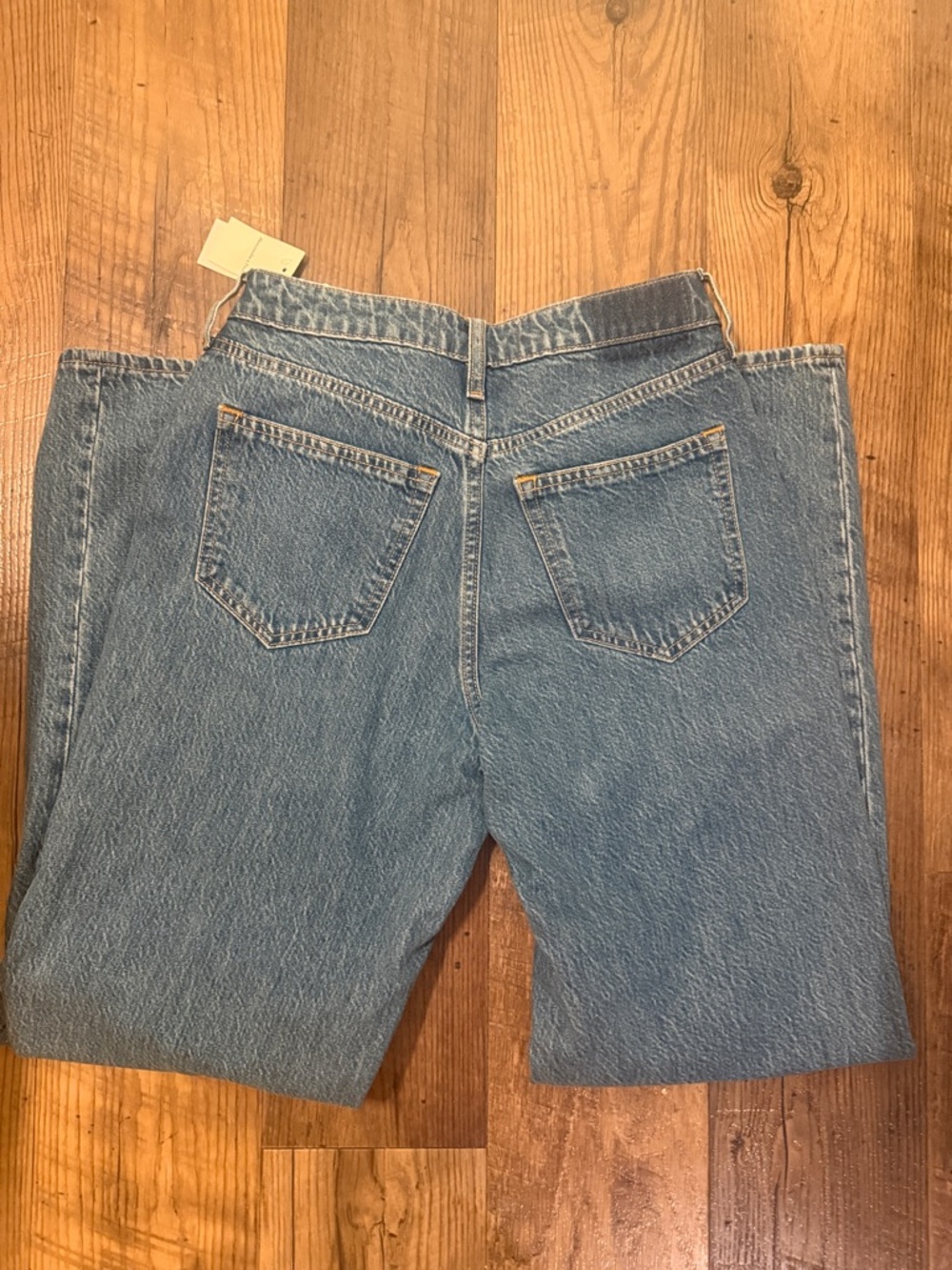 Abercrombie & Fitch Women's Loose Straight-Leg Jeans in Light Blue Denim - Picture 4 of 5
